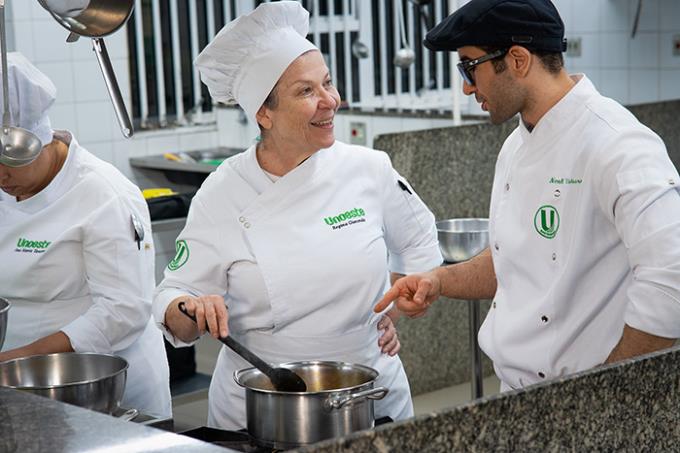 Regina Gioconda é aluna do melhor curso de Gastronomia do Brasil