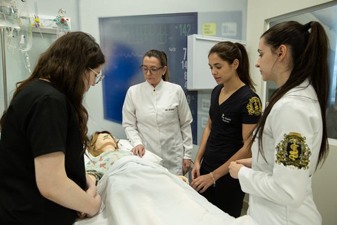 Medicina Jaú abre vagas para transferência