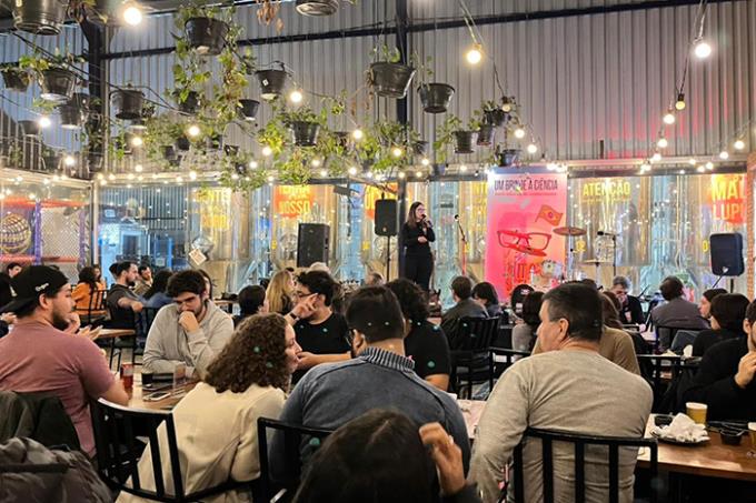 Pint of Science leva debates científicos a bar em Prudente
