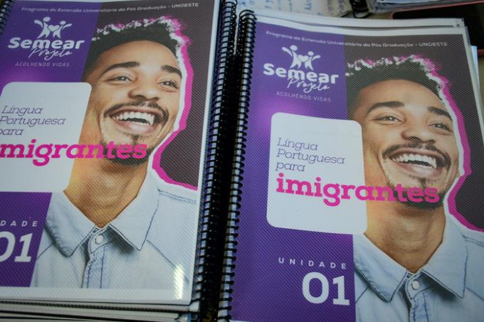Prudente constrói material didático adequado para imigrantes