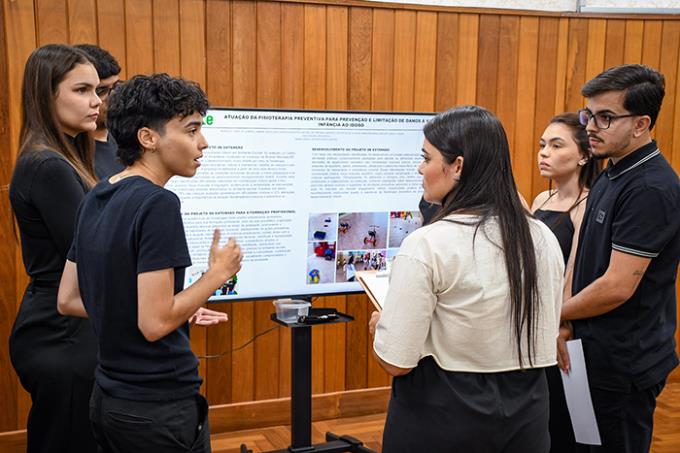 Mostra extensionista destaca ações práticas na Fisioterapia