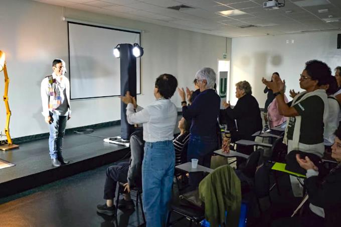 Unati encerra semestre com arte e emoção em exposição
