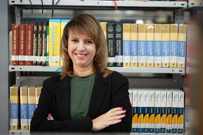 Camélia Santino Murgo destaca benefícios e desafios do uso da inteligência artificial na educação e no mercado de trabalho