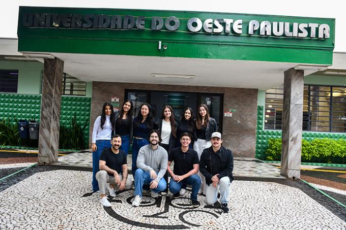 Estudantes levam atendimento a aldeias em missão humanitária