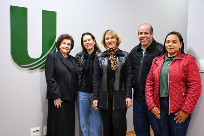 Darcy Alessi, Ana Luísa Pacito, Regina Liberati, Carlos Carvalho e Sandra Lima