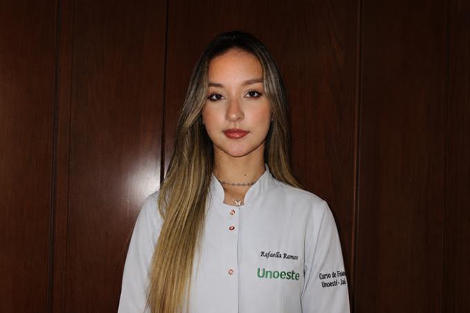 Rafaella: “Estudo com tranquilidade Financeira aqui na Unoeste”