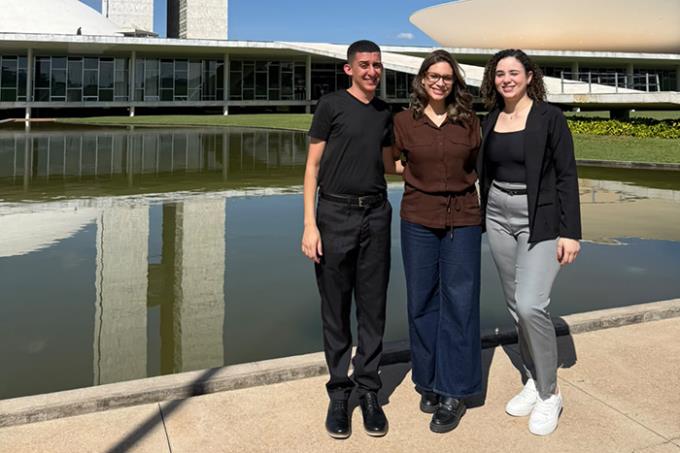 Estudantes de Jornalismo resgatam cartas da Constituinte