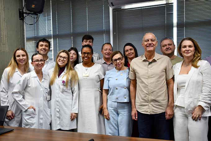 Estudantes e professoras da Medicina da Unoeste ao final da cerimônia