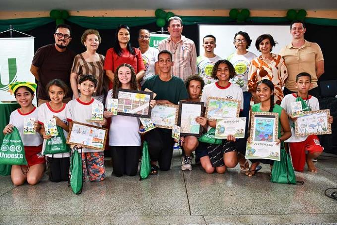 Educação de Emilianópolis comemora projetos com a Unoeste