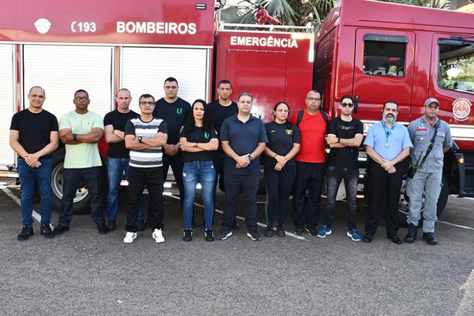 Equipe de segurança da Unoeste participou de simulação de incêndio e abandono de área realizada nesta terça-feira no Prudenshopping
