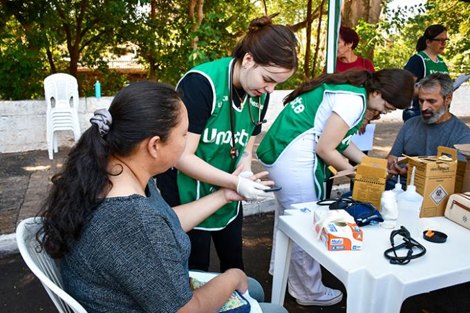 Ação reúne diferentes cursos da área da saúde da Unoeste em uma programação voltada ao cuidado e à prevenção