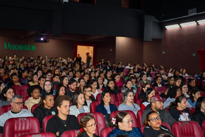 Iniciativa pioneira oferta formação para educação inclusiva