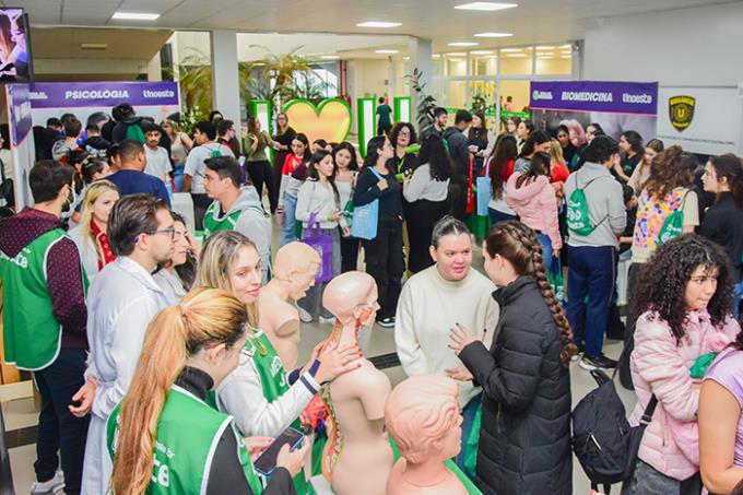 Feira de Profissões reúne mais de mil participantes em Jaú