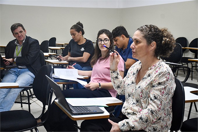 Banca avaliadora: doutores Amarilis Rós, Jéssica Pigatto (orientadora) e Fábio Echer