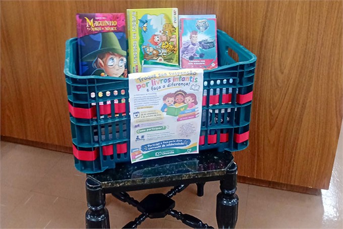 Estudantes participaram da campanha de arrecadação de livros promovida pela Rede de Bibliotecas, contribuindo para incentivar a leitura entre crianças