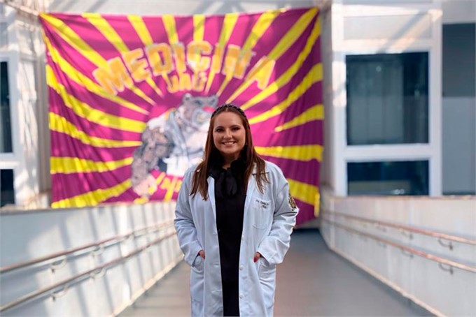 Cinthya Zara Ciuffa, estudante do sexto ano de Medicina da Unoeste Jaú, compartilha sua experiência com o financiamento estudantil Unocred