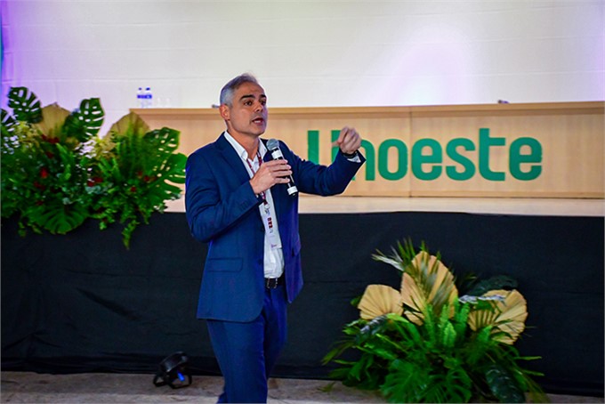 Dr. Maurício Lemos ministrou a palestra “Aspectos fisiopatológicos no atendimento a vítimas presas à ferragens: O diferencial do emprego aeromédico”