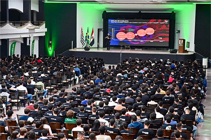 Infoeste aproxima alunos do mercado de tecnologia
