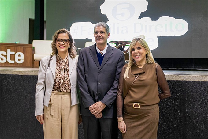 Professores Francislaine Coimbra Strasser, Irio Miola Júnior e Joselene Alvim