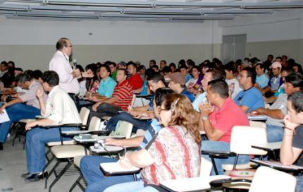Tecnosucro prossegue até sábado com diversos profissionais