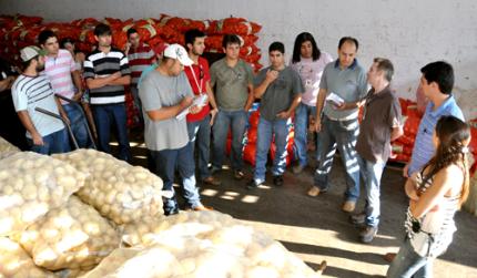 Ceagesp recebe visita técnica de acadêmicos de Agronomia