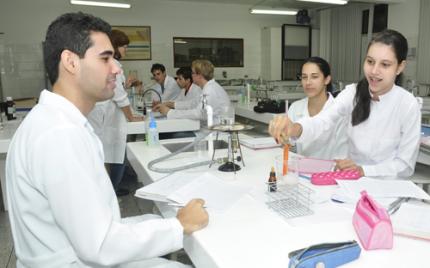 Física ajuda compreender a Matemática