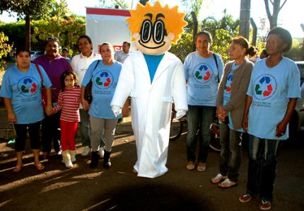 Mascote participa de primeira ação ambiental