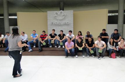 Alunos e professores da Fipp visitam Natura Cosméticos