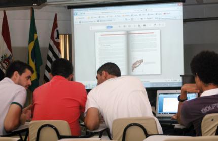 Biblioteca Virtual Pearson estimula aluno a consultar livros