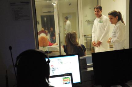 Curso aborda segurança na administração de medicamentos