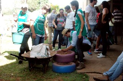 Unoeste e Itesp levam ações de cidadania para assentamento