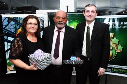 Confraternização celebra o Dia do Profissional de Química