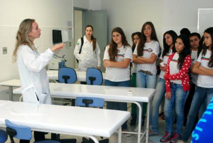 Programa +Unoeste recebe alunos do ensino infantil ao médio