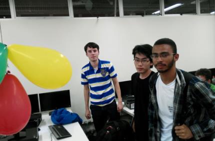 Alunos de Computação ganham disputa de programação no PR