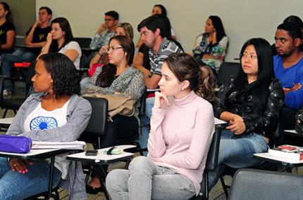 Atividades da Psicologia abordam assistência social e idosos