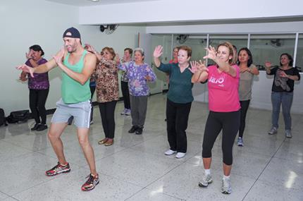 Projeto voltado à Terceira Idade ganha curso de dança