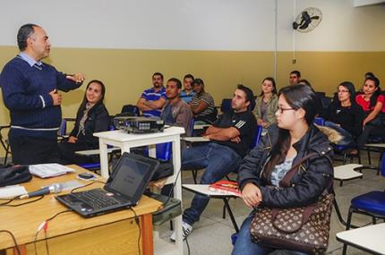 Química discute a ciência no combate ao crime