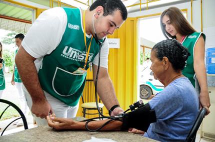 Hipertensas da Vila da Fraternidade recebem acompanhamento