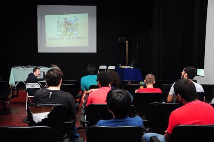 Fipp realiza doação de livros e mídias digitais