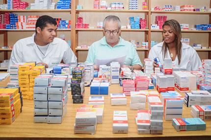 Farmácia Comunitária atende mais de mil pessoas por mês