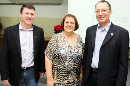 Ciência alienante impede produção do conhecer que transforma