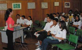 Acesso ao saber:Alunos recebem treinamento em biblioteca