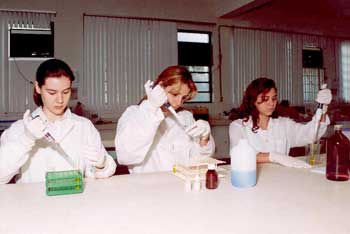Data especial: Farmacêutico comemora seu dia