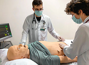 Laboratório de Simulação Realística conta com alta tecnologia e aproxima os estudantes da vida profissional.